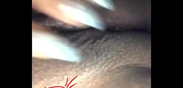  Rubbing Clit